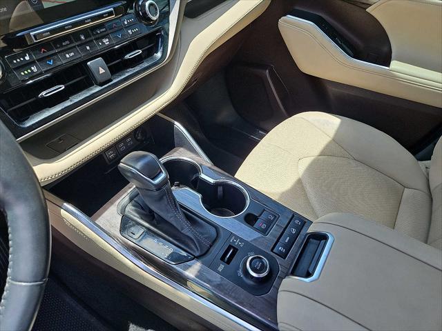 used 2022 Toyota Highlander car, priced at $36,777