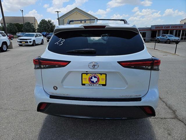 used 2022 Toyota Highlander car, priced at $36,777