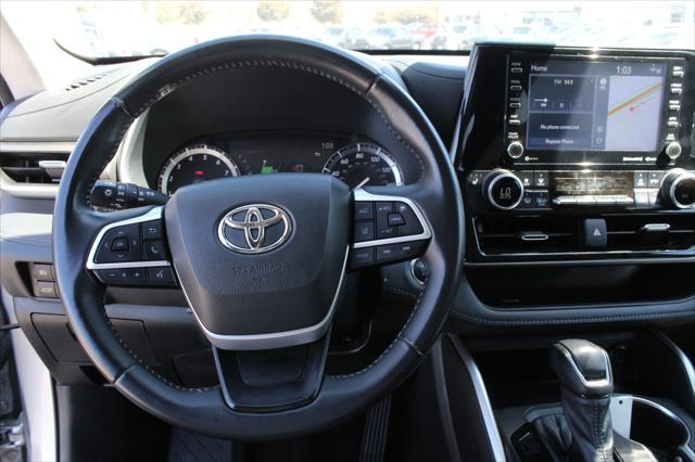 used 2022 Toyota Highlander car, priced at $36,900