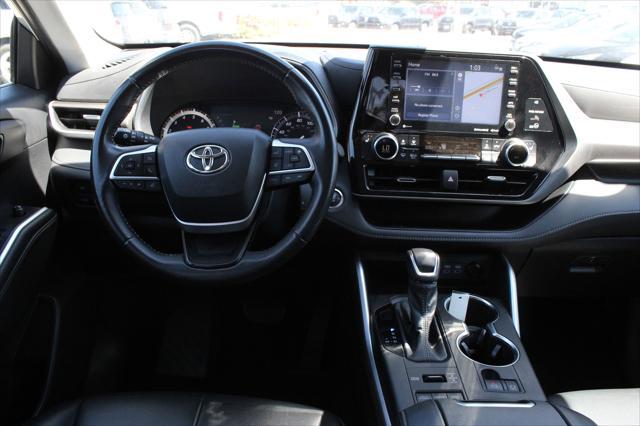 used 2022 Toyota Highlander car, priced at $36,900