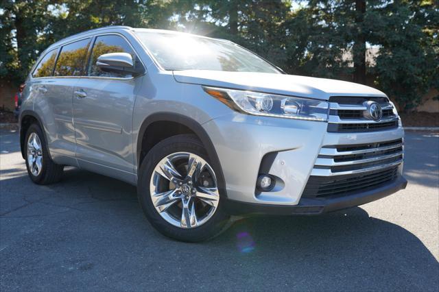 used 2019 Toyota Highlander car, priced at $28,900