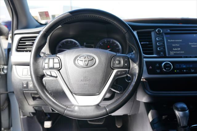 used 2019 Toyota Highlander car, priced at $28,900