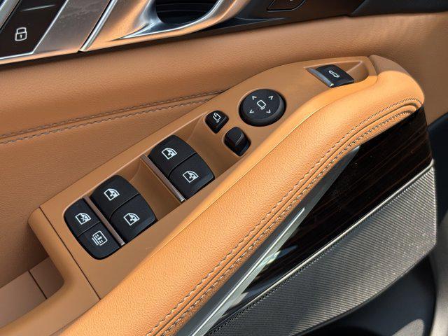 new 2026 BMW X7 car, priced at $100,165