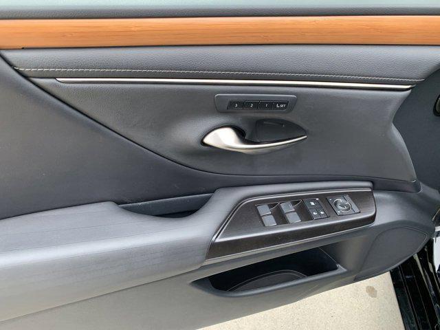 used 2019 Lexus ES 350 car, priced at $27,177