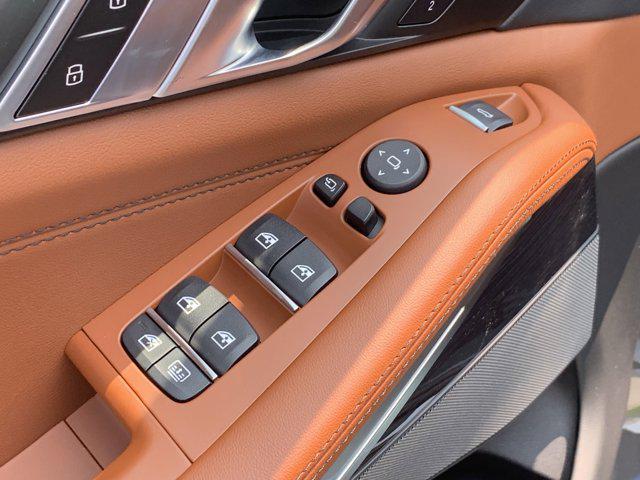 new 2026 BMW X7 car, priced at $105,985