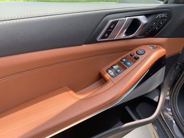 new 2026 BMW X7 car, priced at $105,985