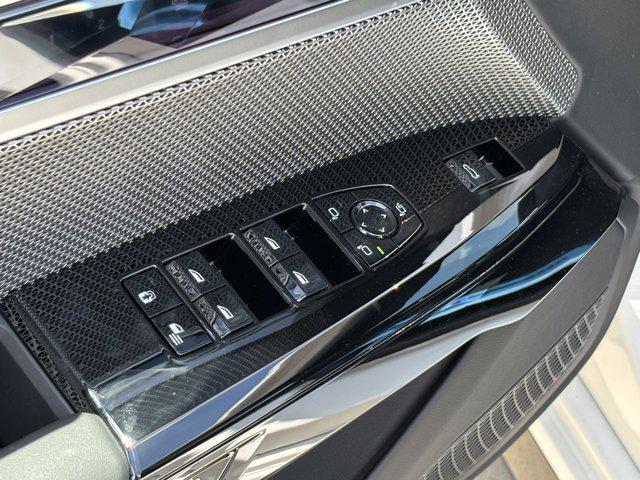 new 2025 BMW 760 car, priced at $128,625