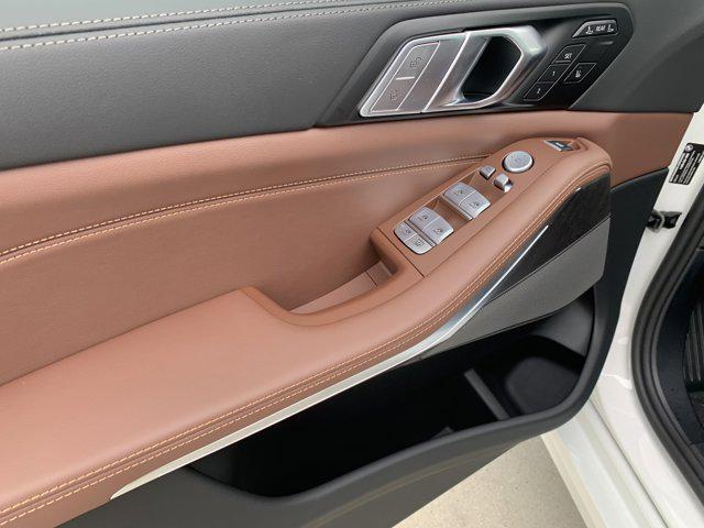 new 2026 BMW X7 car, priced at $90,685