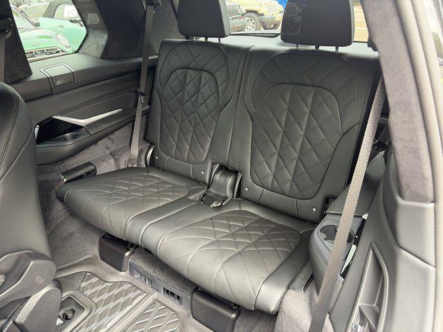 new 2026 BMW X7 car, priced at $100,555