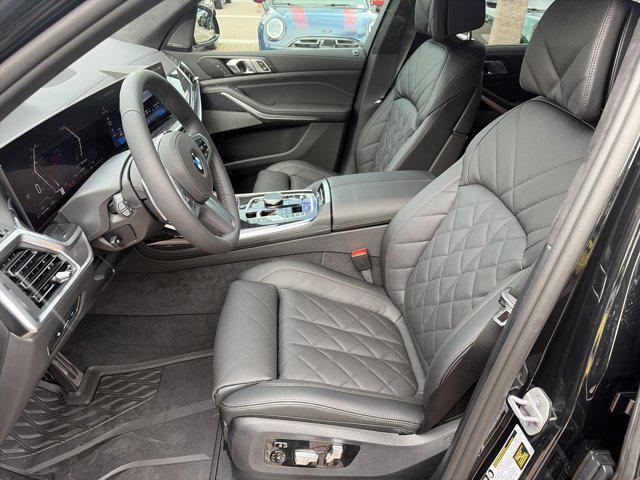 new 2026 BMW X7 car, priced at $100,555