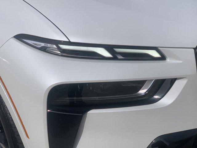 new 2025 BMW X7 car, priced at $100,925