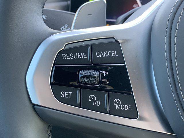 new 2025 BMW X7 car, priced at $100,725