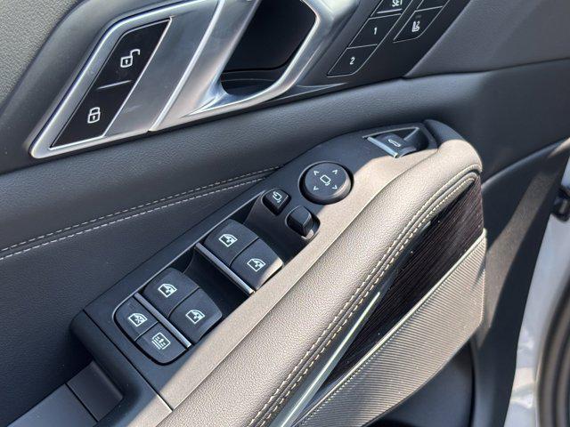 new 2026 BMW X7 car, priced at $101,615