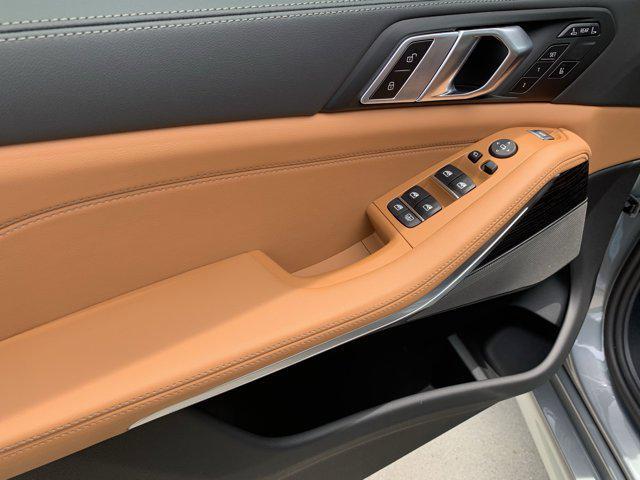 new 2026 BMW X7 car, priced at $98,585