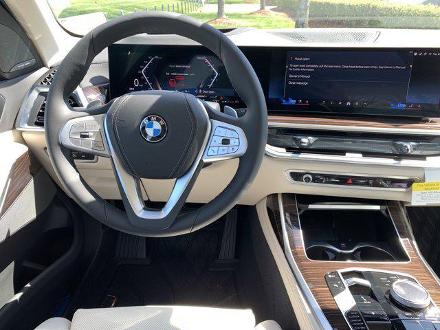 new 2025 BMW X7 car, priced at $97,160