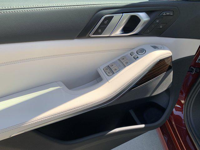 new 2025 BMW X7 car, priced at $97,160