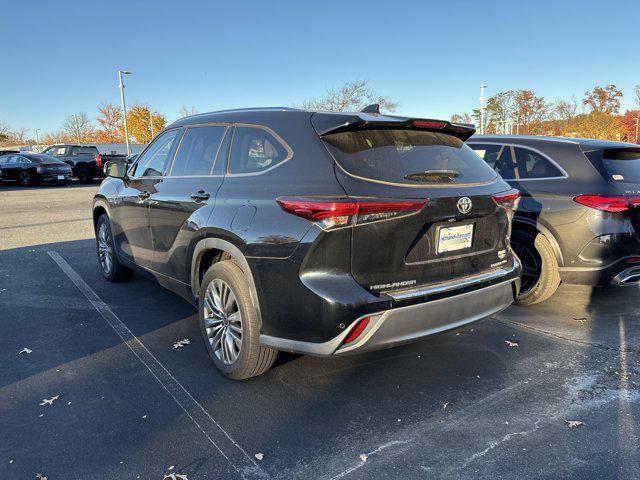 used 2021 Toyota Highlander car, priced at $33,477