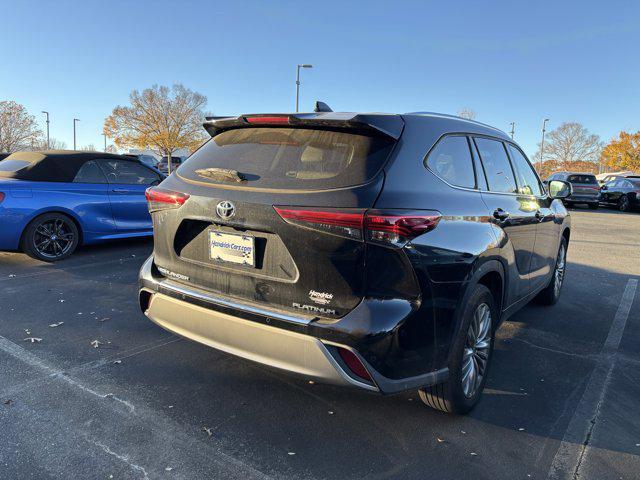 used 2021 Toyota Highlander car, priced at $33,477
