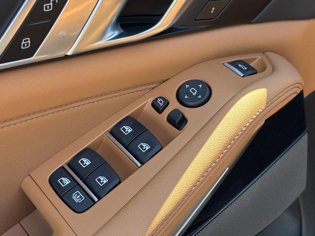 new 2026 BMW X7 car, priced at $100,025