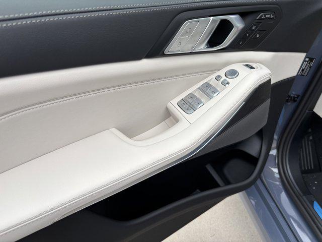 new 2026 BMW X7 car, priced at $96,885