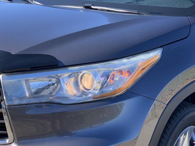 used 2016 Toyota Highlander car, priced at $17,977