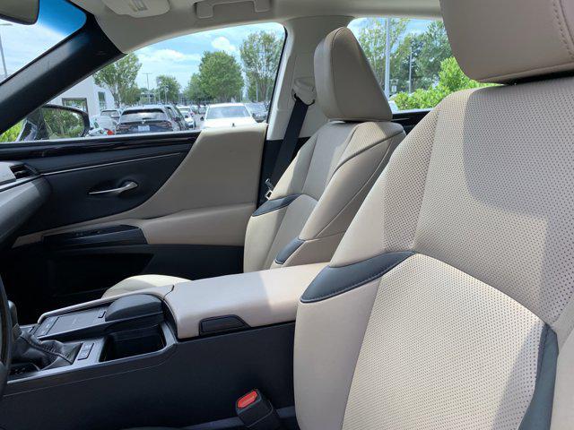 used 2021 Lexus ES 300h car, priced at $32,477