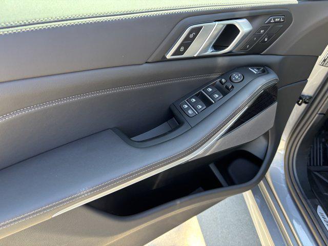 new 2026 BMW X7 car, priced at $104,385