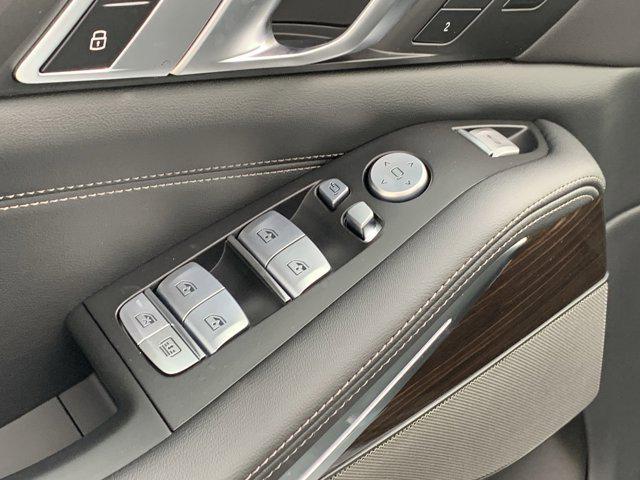 new 2025 BMW X7 car, priced at $96,160