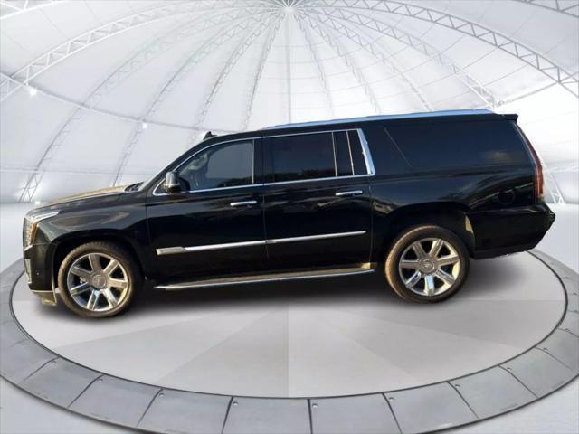 used 2020 Cadillac Escalade ESV car, priced at $29,995