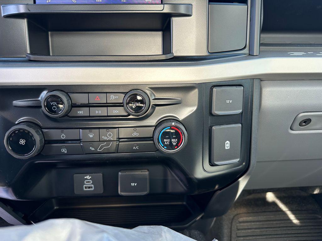new 2025 Ford F-350 car, priced at $71,190