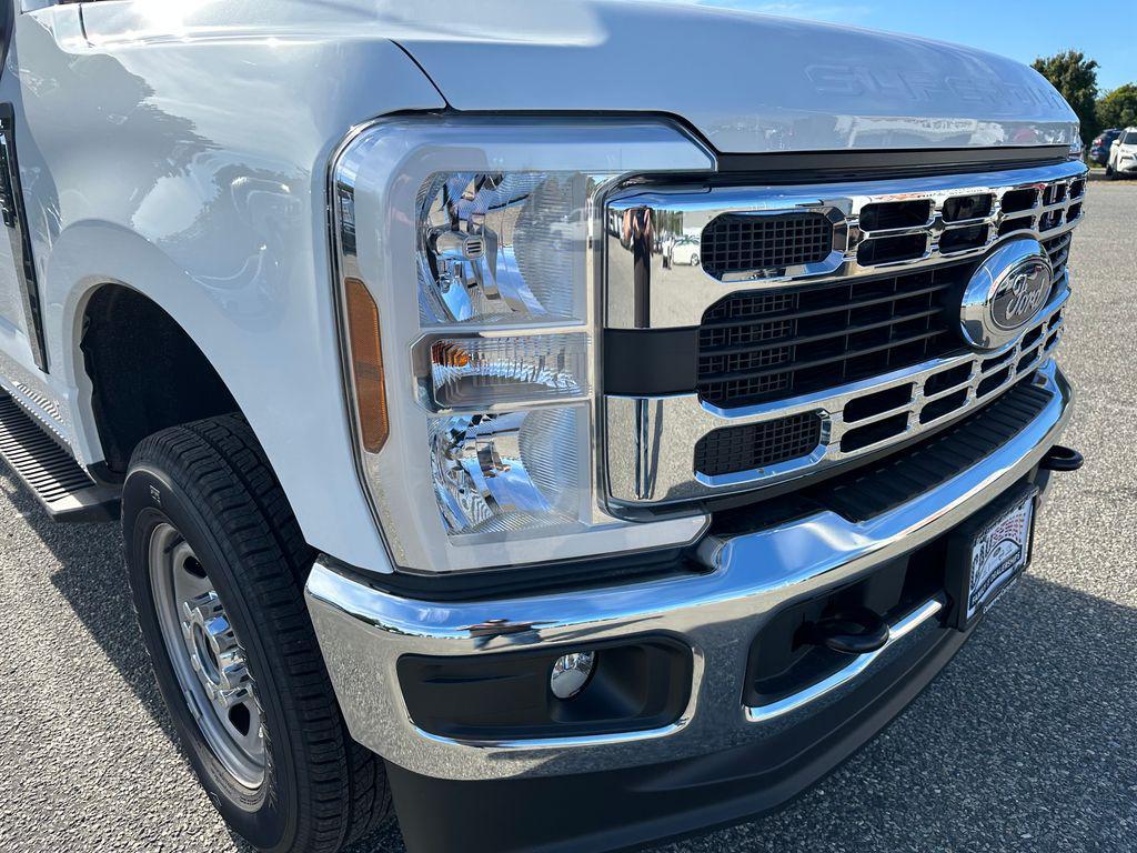 new 2025 Ford F-350 car, priced at $71,190
