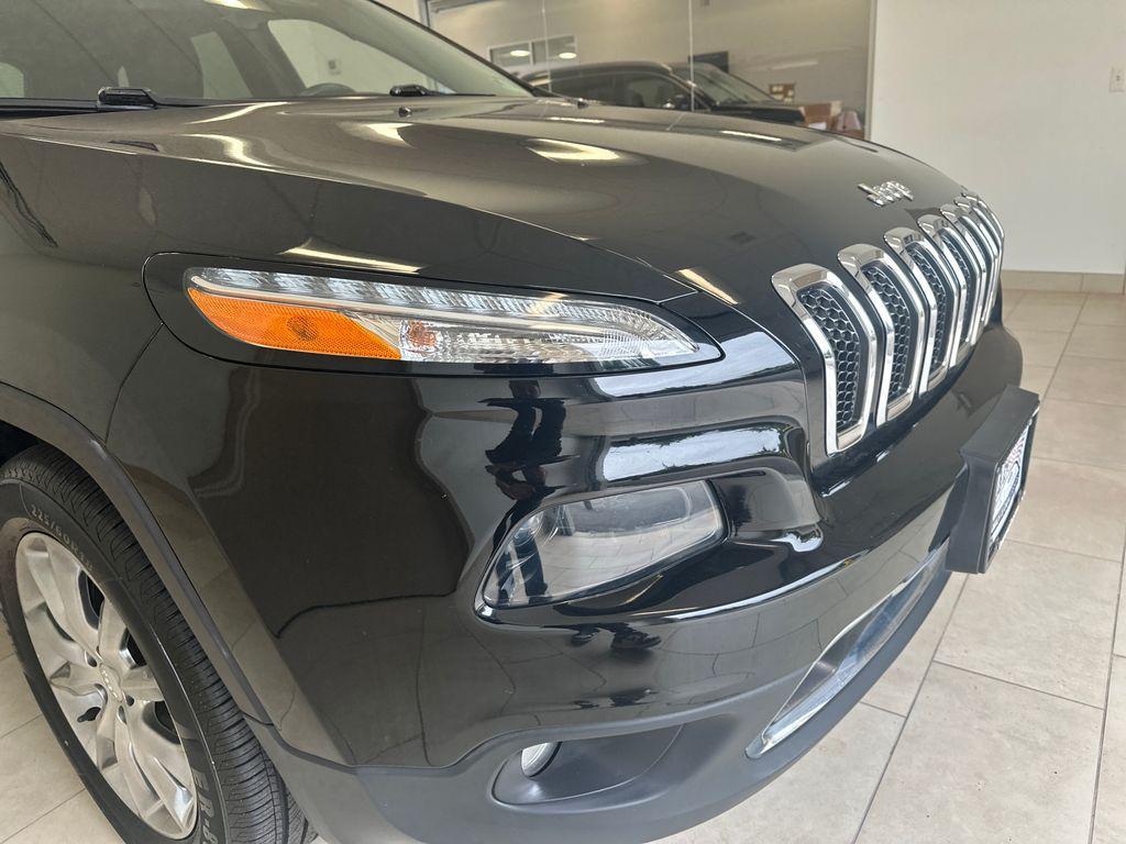 used 2018 Jeep Cherokee car, priced at $14,976