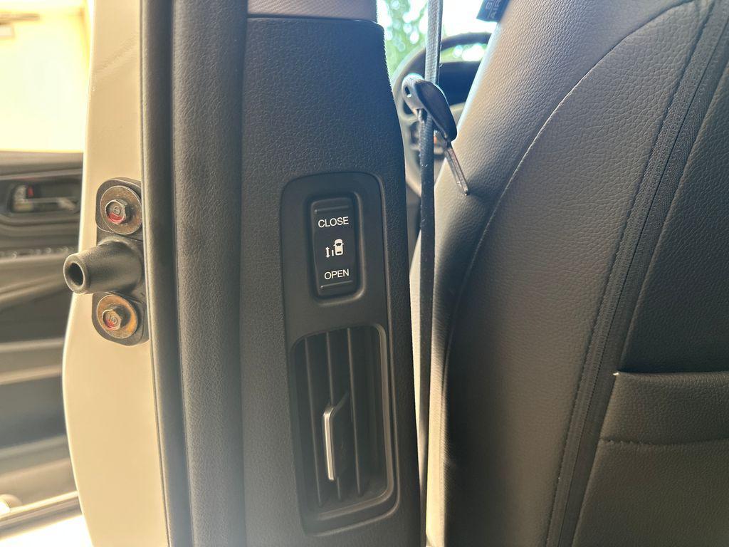 used 2024 Honda Odyssey car, priced at $43,870