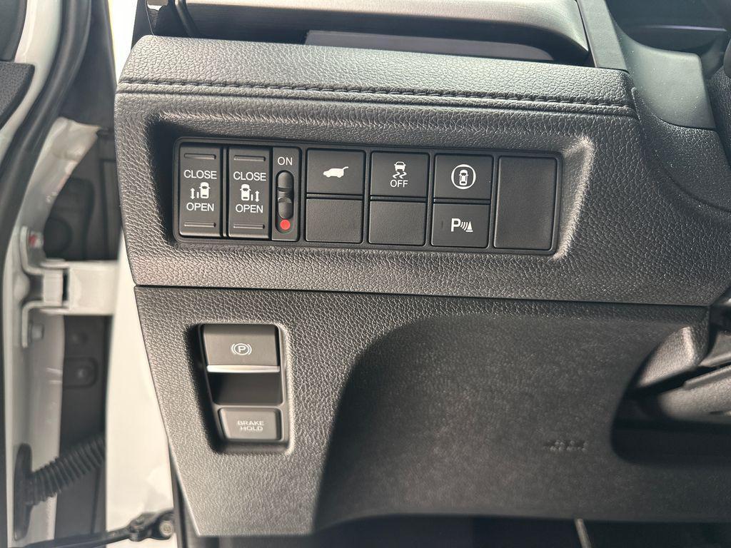 used 2024 Honda Odyssey car, priced at $43,870