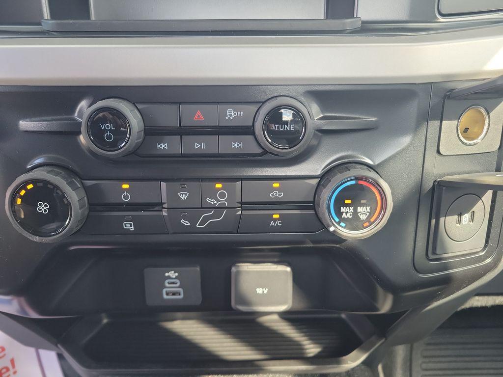 new 2025 Ford F-350 car, priced at $70,654