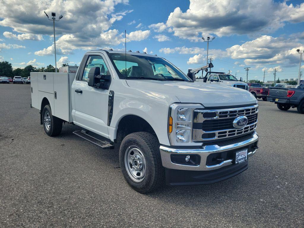 new 2025 Ford F-350 car, priced at $70,654