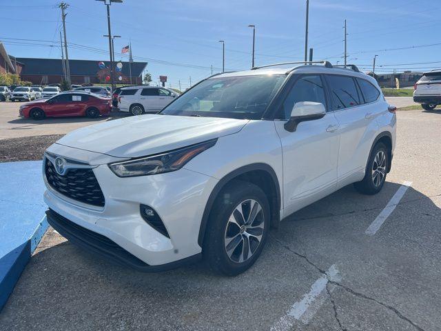 used 2022 Toyota Highlander car, priced at $36,990
