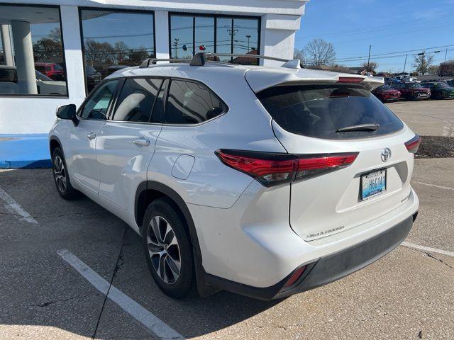 used 2022 Toyota Highlander car, priced at $36,990