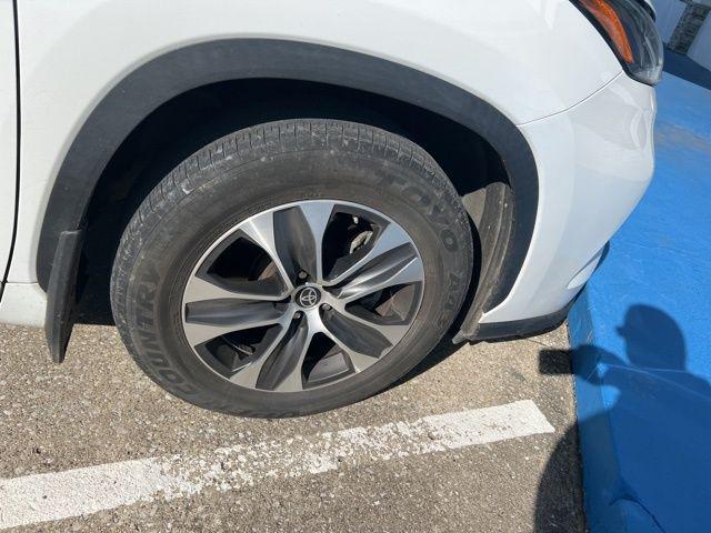 used 2022 Toyota Highlander car, priced at $36,990
