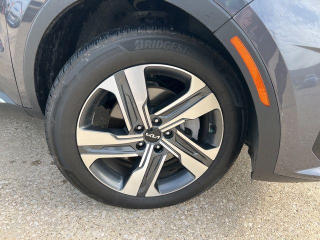 used 2022 Kia Sorento Plug-In Hybrid car, priced at $32,688