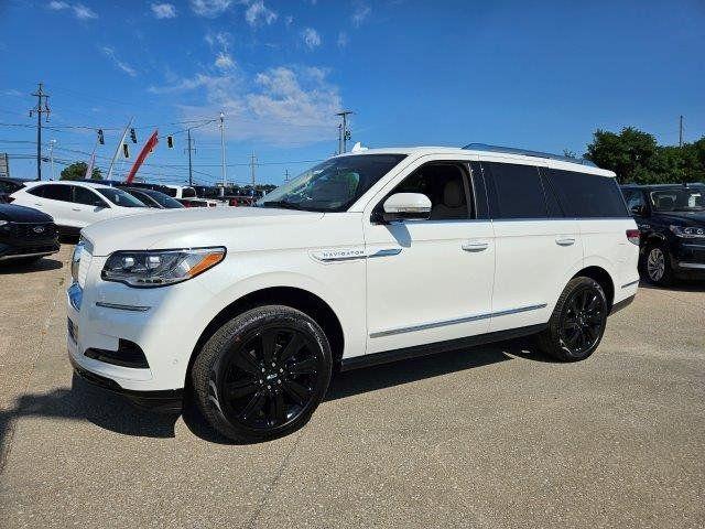 new 2024 Lincoln Navigator car, priced at $101,045