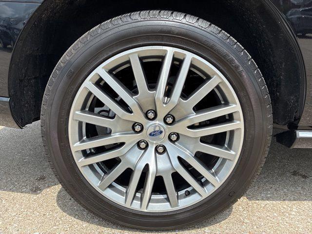 used 2024 Ford Expedition car, priced at $68,676