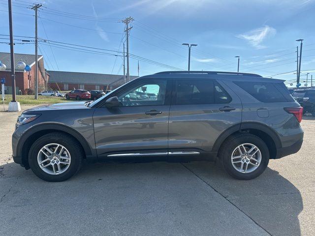 new 2025 Ford Explorer car, priced at $39,927