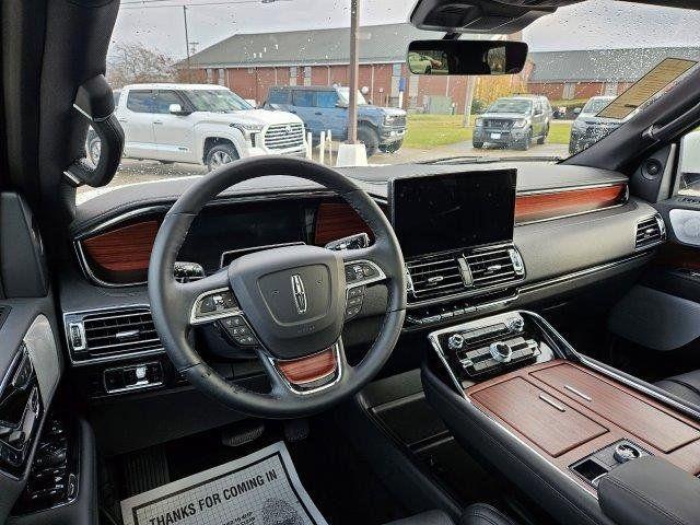 new 2024 Lincoln Navigator car, priced at $100,596