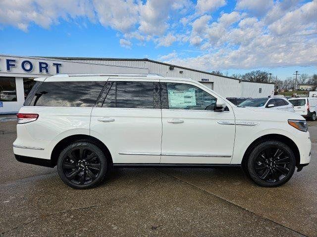 new 2024 Lincoln Navigator car, priced at $100,596