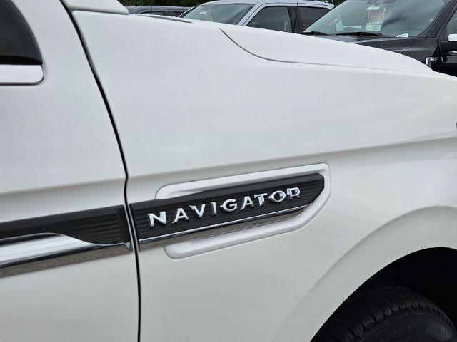 new 2024 Lincoln Navigator car, priced at $101,027