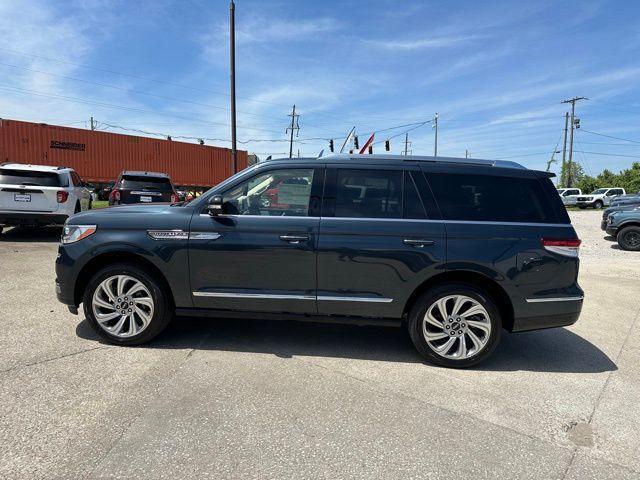 new 2024 Lincoln Navigator car, priced at $98,640