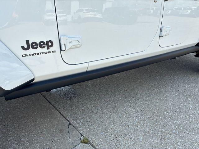 used 2025 Jeep Gladiator car, priced at $38,449