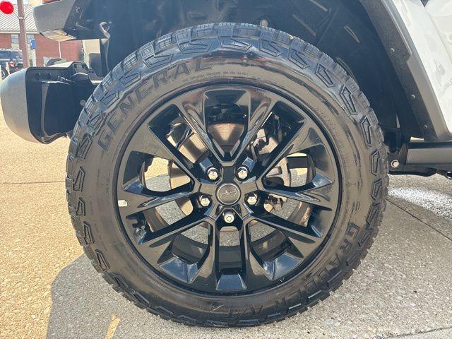used 2025 Jeep Gladiator car, priced at $38,449