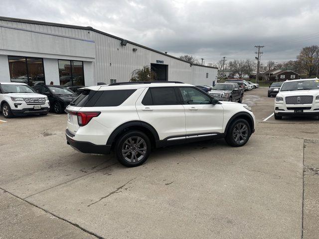 new 2025 Ford Explorer car